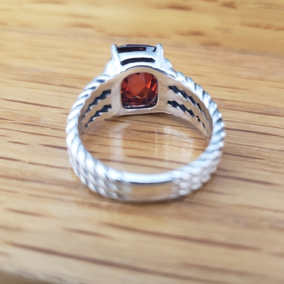 DAVID YURMAN Garnet Petite Wheaton Ring - Picture 6 of 12
